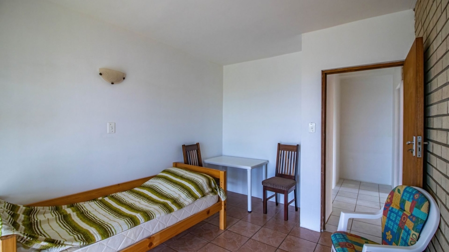 4 Bedroom Property for Sale in Cove Rock Eastern Cape